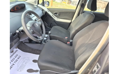 Toyota Yaris 1.3i - автомобили, коли, обяви за нови и употребявани 10