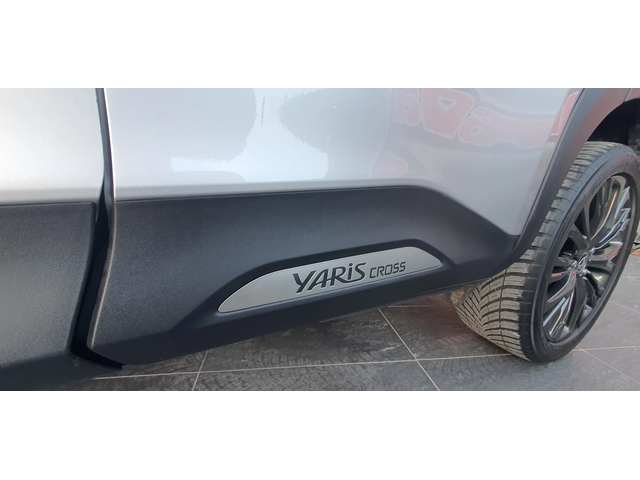 Toyota Yaris Cross 1.5 HYBRID 4WD BI-COLOR Гаранция - автомобили, коли, обяви за нови и употребявани 3