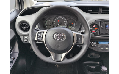 Toyota YARIS HYBRID 1.5E / 75HP EAT E6 - автомобили, коли, обяви за нови и употребявани 9