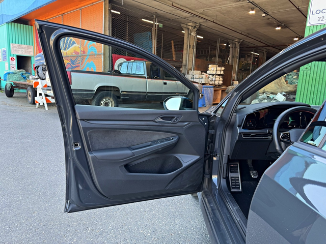 VOLKSWAGEN GOLF GTI 2.0L 4cyl FWD - автомобили, коли, обяви за нови и употребявани 13