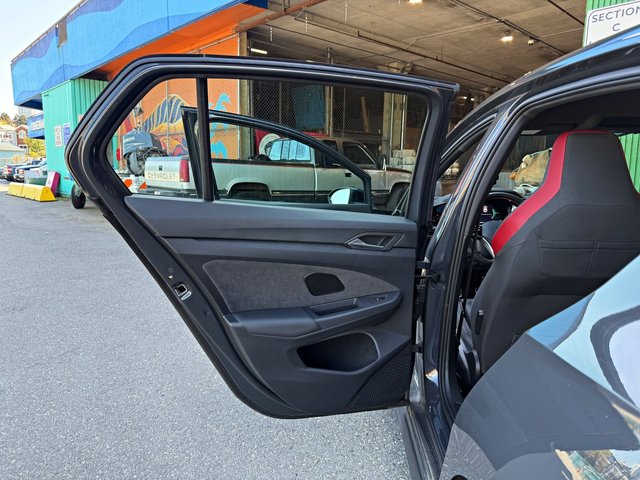 VOLKSWAGEN GOLF GTI 2.0L 4cyl FWD - автомобили, коли, обяви за нови и употребявани 15