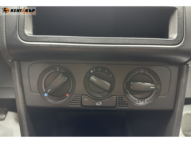Volkswagen Polo 1.2i 60 к.с. - автомобили, коли, обяви за нови и употребявани 9