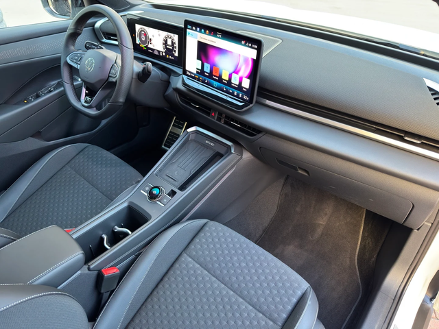 Volkswagen T-Roc 1.5 eTSI (150 кс) Mild Hybrid DSG - автомобили, коли, обяви за нови и употребявани 8
