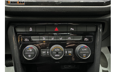 Volkswagen T-Roc 4x4 2.0TDI /сервизна история/гарантирани км - автомобили, коли, обяви за нови и употребявани 11