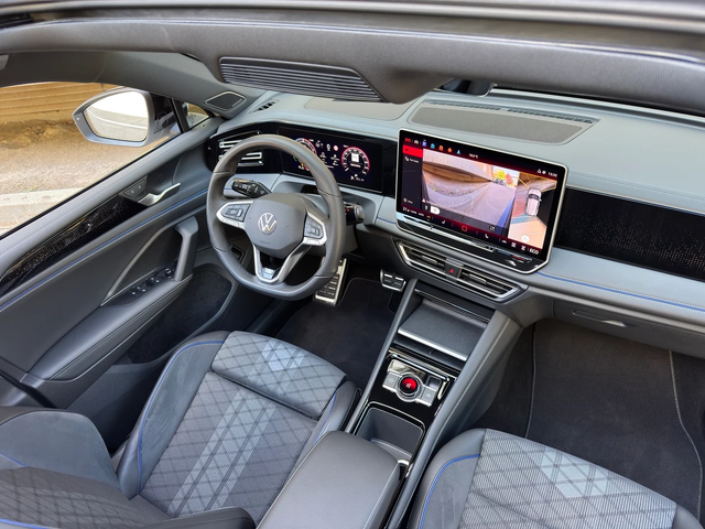 Volkswagen Tiguan 1.5 TSI (272 кс) eHybrid DSG - автомобили, коли, обяви за нови и употребявани 5