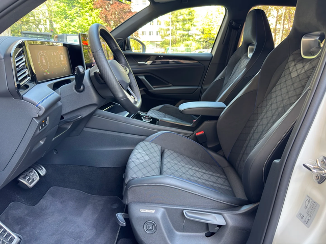 Volkswagen Tiguan 1.5 TSI (272 кс) eHybrid DSG - автомобили, коли, обяви за нови и употребявани 6