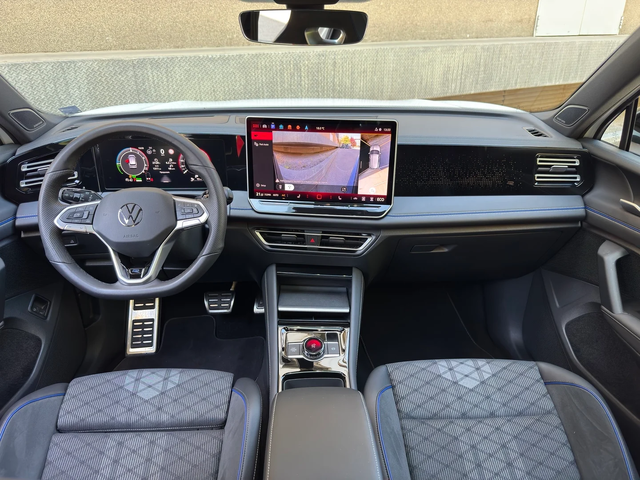 Volkswagen Tiguan 1.5 TSI (272 кс) eHybrid DSG - автомобили, коли, обяви за нови и употребявани 8