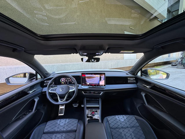 Volkswagen Tiguan 1.5 TSI (272 кс) eHybrid DSG - автомобили, коли, обяви за нови и употребявани 9