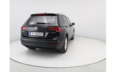Volkswagen Tiguan - автомобили, коли, обяви за нови и употребявани 18