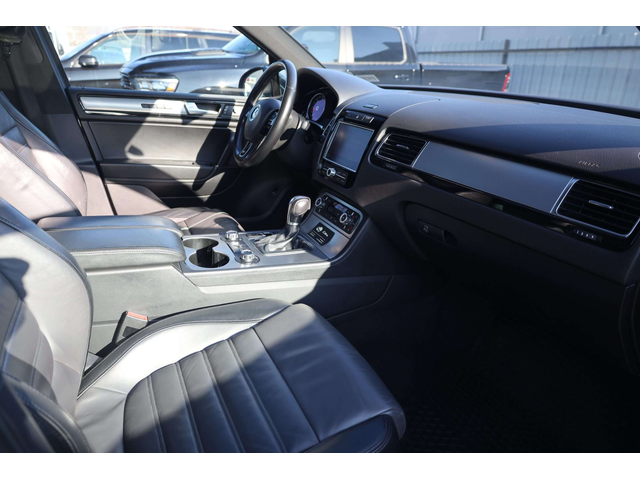 VW Touareg Touareg - автомобили, коли, обяви за нови и употребявани 28
