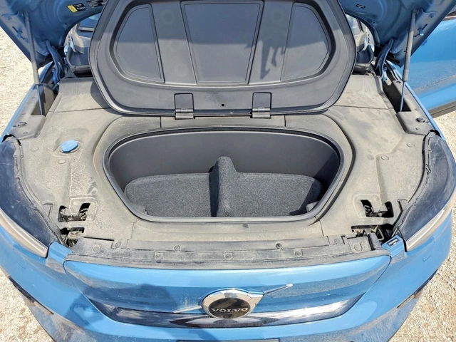 Volvo C40 P8 RECHARGE ULTIMATE | 360 КАМЕРА | HARMAN/KARDON - автомобили, коли, обяви за нови и употребявани 11