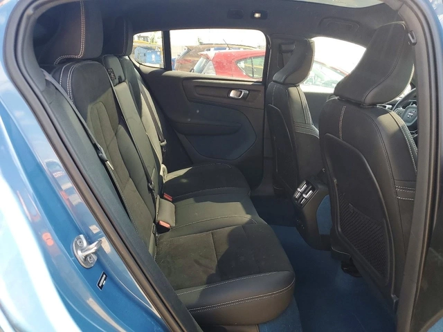 Volvo C40 P8 RECHARGE ULTIMATE | 360 КАМЕРА | HARMAN/KARDON - автомобили, коли, обяви за нови и употребявани 9