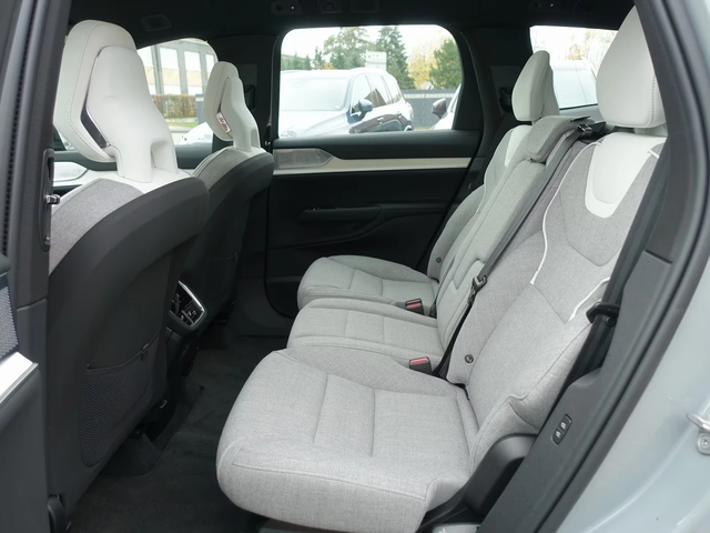 Volvo EX90 Ultra Twin Motors Performance B&W - автомобили, коли, обяви за нови и употребявани 8