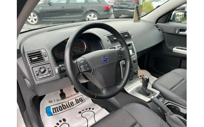 Volvo S40 - автомобили, коли, обяви за нови и употребявани 10