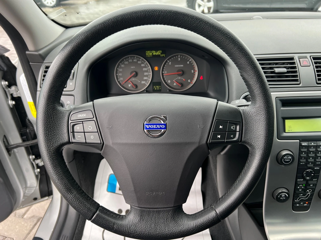 Volvo S40 - автомобили, коли, обяви за нови и употребявани 12