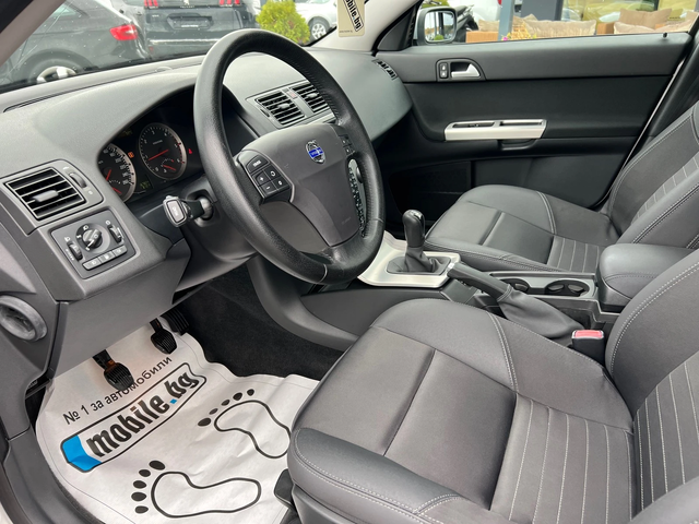 Volvo S40 - автомобили, коли, обяви за нови и употребявани 9