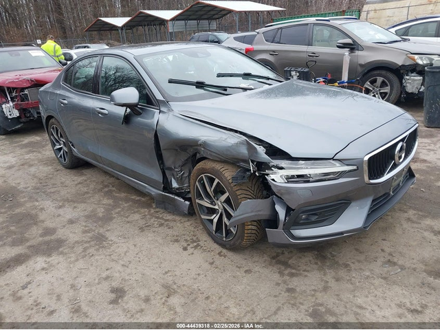 VOLVO S60 2.0L I-4 DI, DOHC, VVT, TURBO, 250HP Front Wheel Drive - автомобили, коли, обяви за нови и употребявани 0