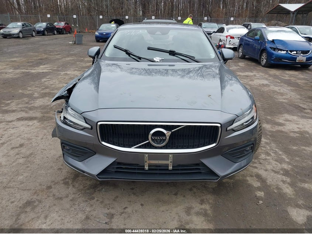 VOLVO S60 2.0L I-4 DI, DOHC, VVT, TURBO, 250HP Front Wheel Drive - автомобили, коли, обяви за нови и употребявани 11