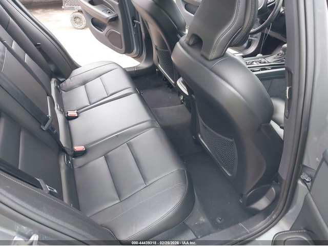 VOLVO S60 2.0L I-4 DI, DOHC, VVT, TURBO, 250HP Front Wheel Drive - автомобили, коли, обяви за нови и употребявани 7