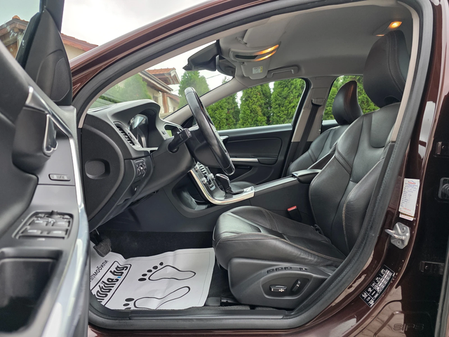 Volvo S60 2.4 D CROSS COUNTRY AWD KATO HOBA - автомобили, коли, обяви за нови и употребявани 11