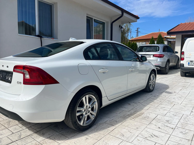 Volvo S60 2.0 D - автомобили, коли, обяви за нови и употребявани 3
