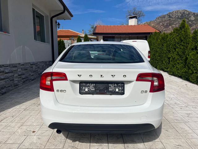 Volvo S60 2.0 D - автомобили, коли, обяви за нови и употребявани 5