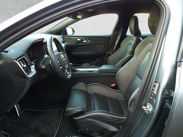 Volvo S60 T5 R-Design - автомобили, коли, обяви за нови и употребявани 2