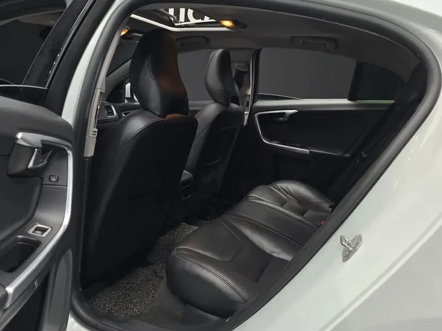 Volvo S60 1.6D - автомобили, коли, обяви за нови и употребявани 11