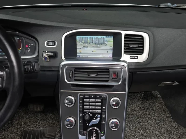 Volvo S60 1.6D - автомобили, коли, обяви за нови и употребявани 14