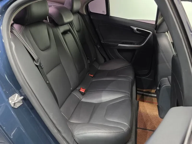 Volvo S60 1.6D - автомобили, коли, обяви за нови и употребявани 11