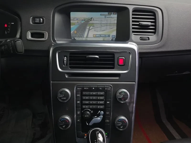 Volvo S60 1.6D - автомобили, коли, обяви за нови и употребявани 13