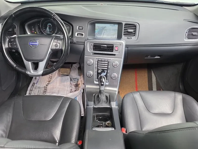 Volvo S60 1.6D - автомобили, коли, обяви за нови и употребявани 6