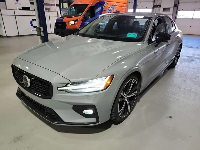 Volvo S60 ULTIMATE DARK THEME| HUD| 360| PANO| 2 KЛЮЧА| - автомобили, коли, обяви за нови и употребявани 0