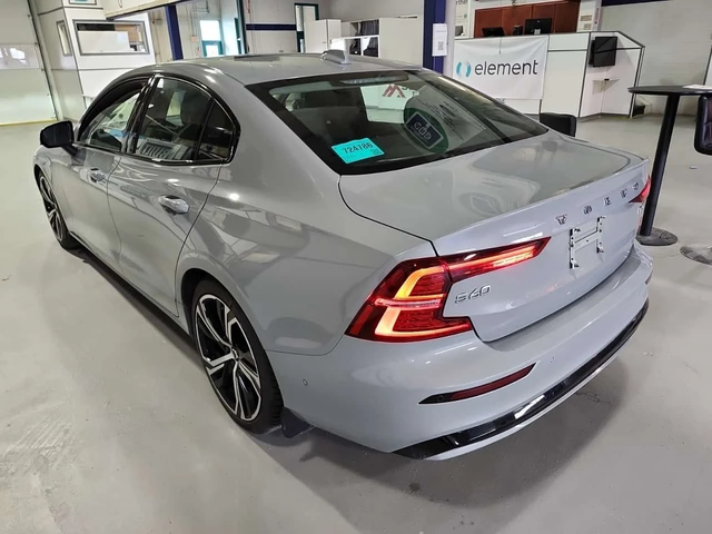 Volvo S60 ULTIMATE DARK THEME| HUD| 360| PANO| 2 KЛЮЧА| - автомобили, коли, обяви за нови и употребявани 3