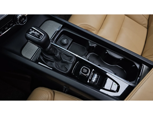 Volvo S60 INSCRIPTION* B&W* 360* МАСАЖ* ОБДУХ* DIS* КРАЙНА Ц - автомобили, коли, обяви за нови и употребявани 12