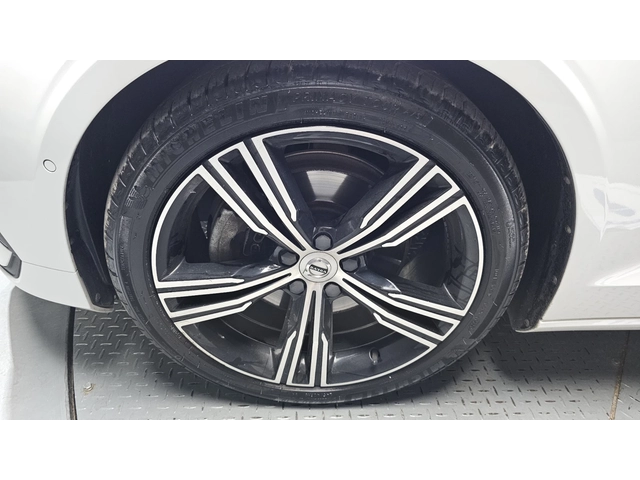 Volvo S60 INSCRIPTION* B&W* 360* МАСАЖ* ОБДУХ* DIS* КРАЙНА Ц - автомобили, коли, обяви за нови и употребявани 4
