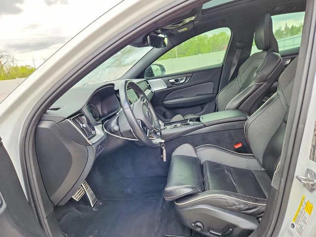 Volvo S60 T8 R-DESIGN* ФУЛ* ЛИЗИНГ - автомобили, коли, обяви за нови и употребявани 6