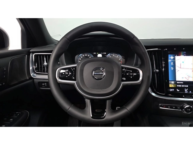 Volvo S60 R-Design* DISTRONIC* ПОДГРЕВ* ОБДУХВАНЕ* КАМЕРА* - автомобили, коли, обяви за нови и употребявани 5