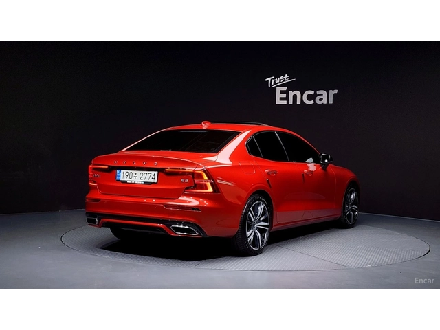 Volvo S60 R-Design* DISTRONIC* ПОДГРЕВ* ОБДУХВАНЕ* HUD* - автомобили, коли, обяви за нови и употребявани 2