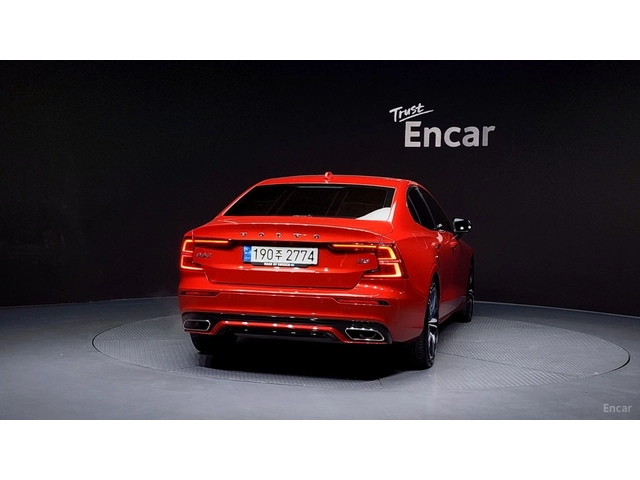 Volvo S60 R-Design* DISTRONIC* ПОДГРЕВ* ОБДУХВАНЕ* HUD* - автомобили, коли, обяви за нови и употребявани 3