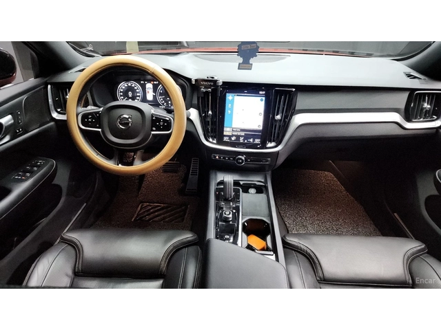 Volvo S60 R-Design* DISTRONIC* ПОДГРЕВ* ОБДУХВАНЕ* HUD* - автомобили, коли, обяви за нови и употребявани 4