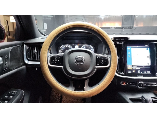 Volvo S60 R-Design* DISTRONIC* ПОДГРЕВ* ОБДУХВАНЕ* HUD* - автомобили, коли, обяви за нови и употребявани 5