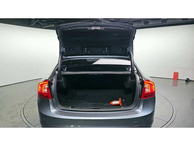 Volvo S60 D3 | Памет; подгрев седалки | Подгрев волан - автомобили, коли, обяви за нови и употребявани 5