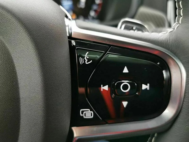 Volvo S90 D5 AWD R Design - автомобили, коли, обяви за нови и употребявани 15