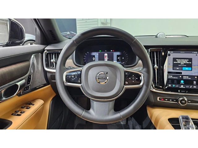 Volvo S90 Ultra-Bright* DISTRONIC* 360* ОБДУХВАНЕ* МАСАЖИ* - автомобили, коли, обяви за нови и употребявани 5