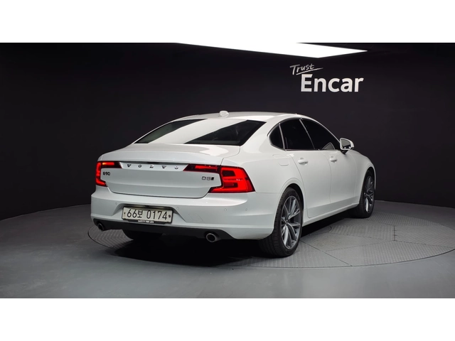 Volvo S90 D5 AWD Momentum - автомобили, коли, обяви за нови и употребявани 1
