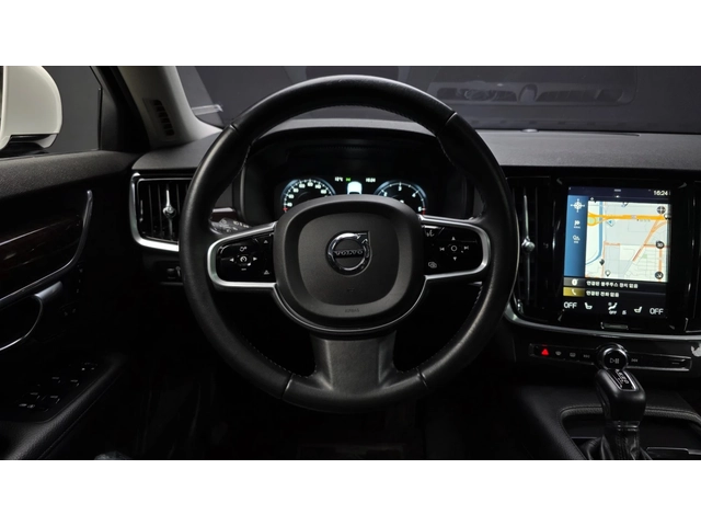 Volvo S90 D5 AWD Momentum - автомобили, коли, обяви за нови и употребявани 12