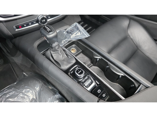 Volvo S90 2.0 T5 Momentum - автомобили, коли, обяви за нови и употребявани 7