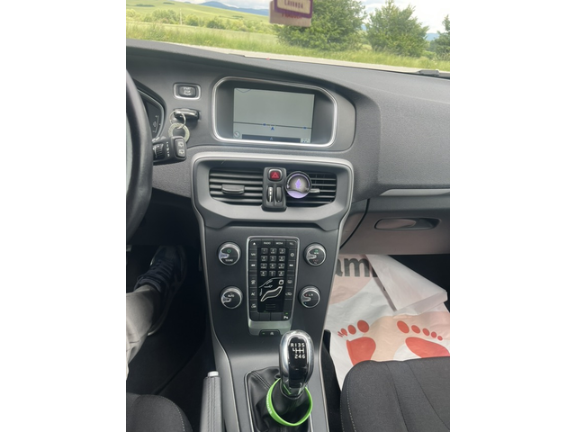 Volvo V40 1.6 NAVI - автомобили, коли, обяви за нови и употребявани 12