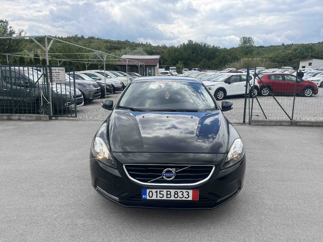 Volvo V40 1.6 NAVI - автомобили, коли, обяви за нови и употребявани 1